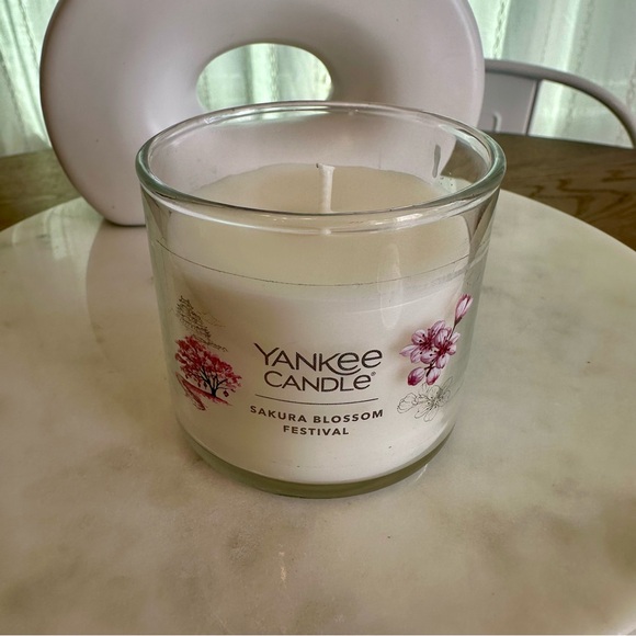 Yankee Candle Sakura Blossom Festival Small Tumbler Candle - Picture 2 of 2